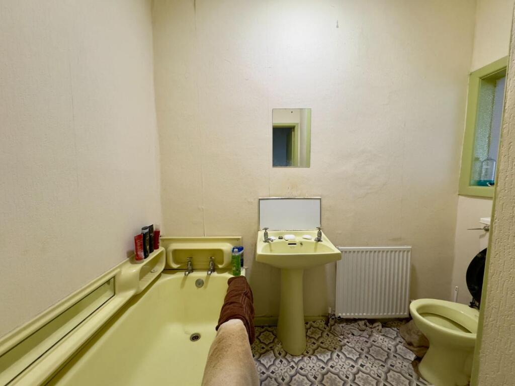 Hollingreave Road, Burnley, Bathroom Photo, For Sa