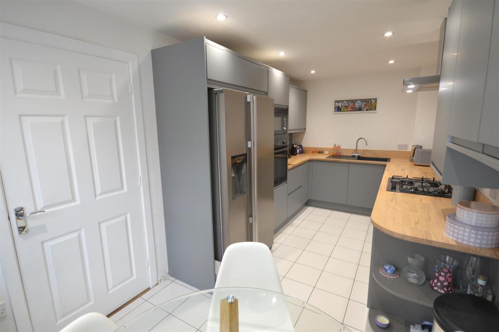 kitchen/breakfast room