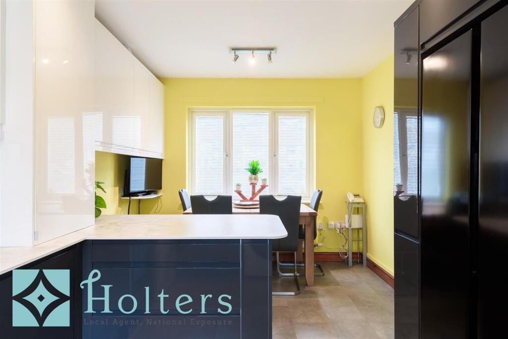 6 Canal Close, Newtown-06.jpg