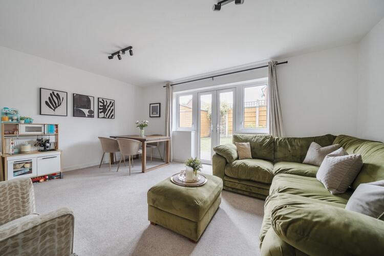 1301407 18 6836ff0d1251a