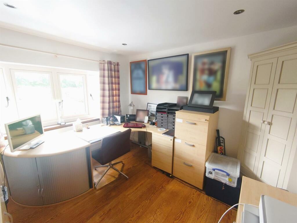 Bedroom 4.jpg