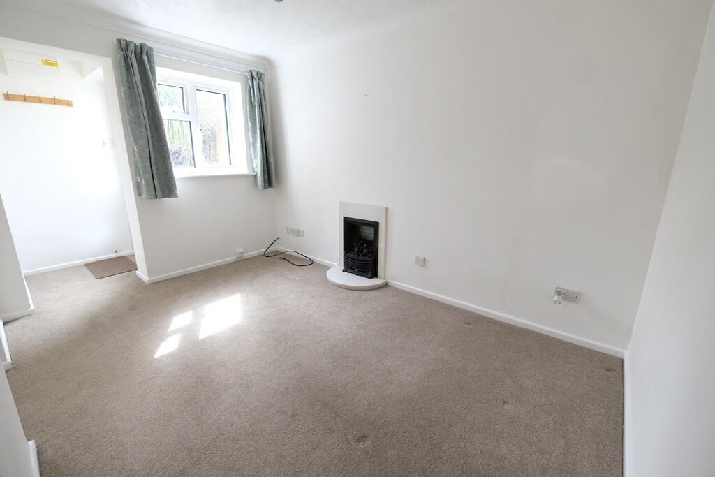 SITTING/DINING ROOM