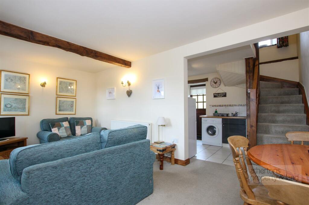 Demdyke Cottage Lounge.jpg