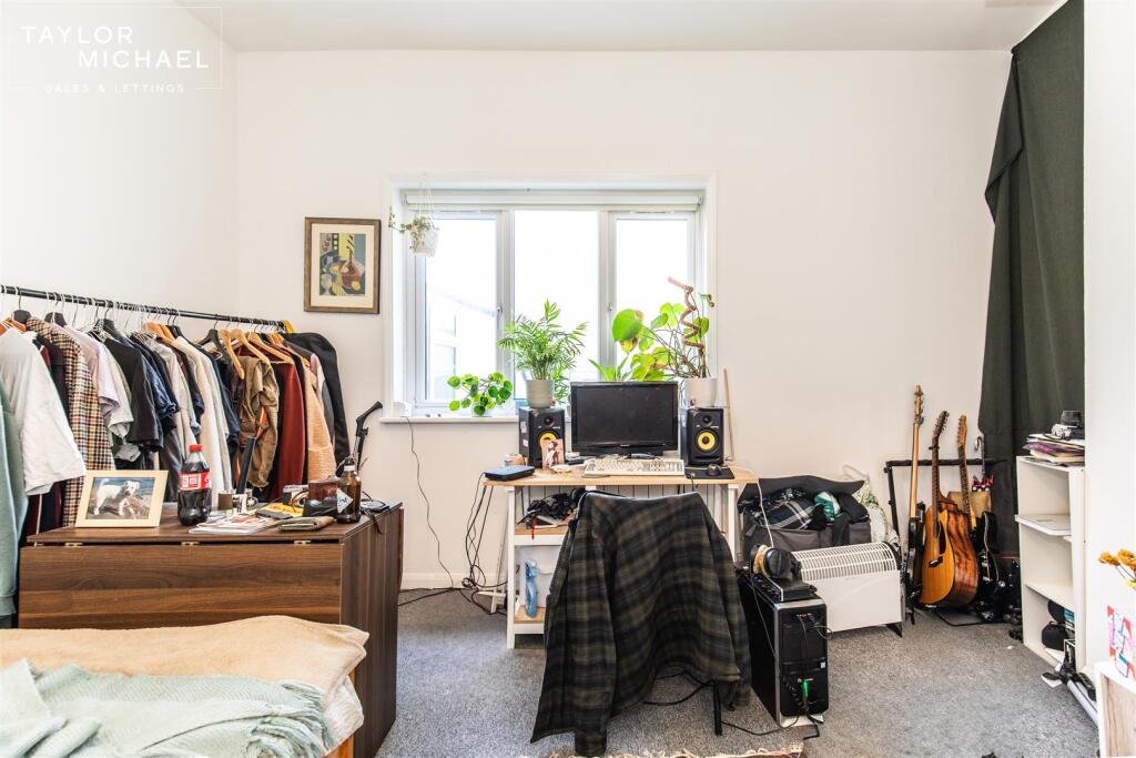 Studio Room