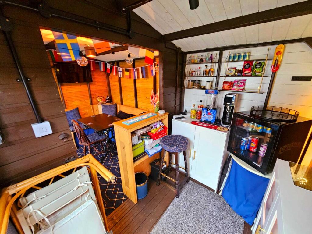 b5bc28fd-ac0a-457e-b8ad-c301f18bfb8a