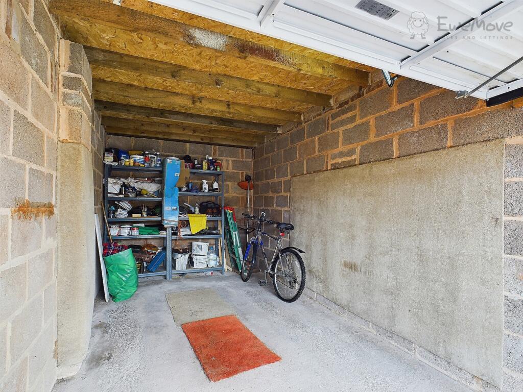 CAM03640G0-PR0023-STILL001