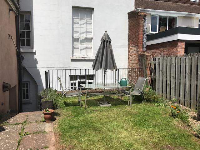 Al-Fresco Dining