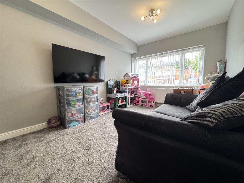 IMG_9927 (Large).JPG