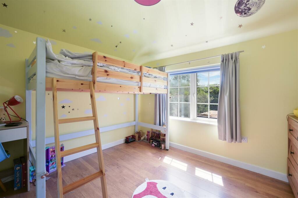 MANOR GREEN ROAD  (14).jpg