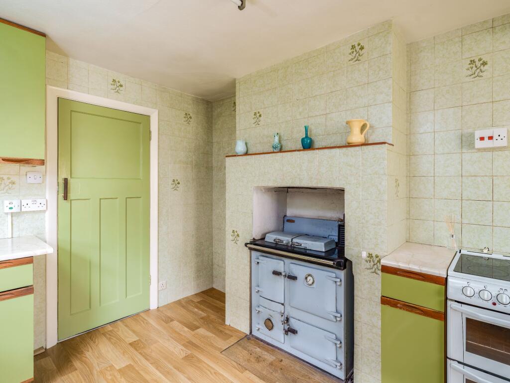 Kitchen (view b)