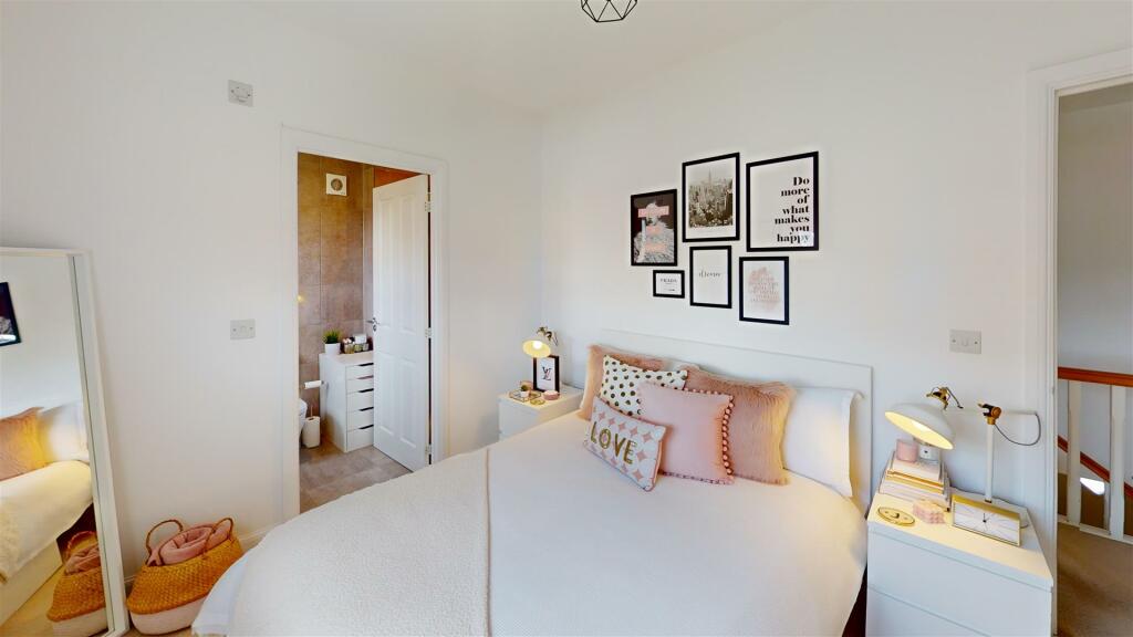 11-Bailey-Mews-Bedroom 3.jpg
