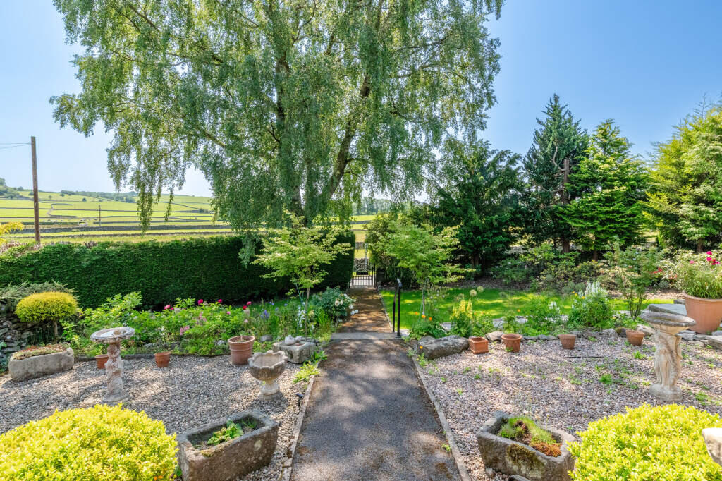 Garden To Front