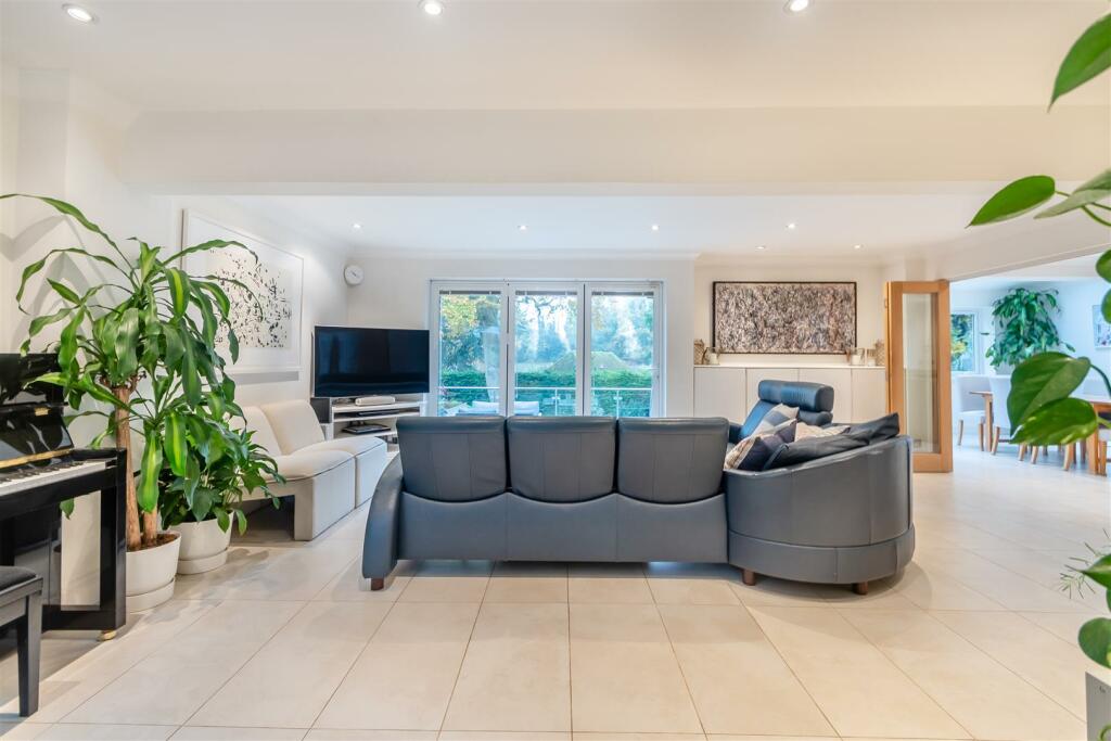 8627589-interior22.jpg