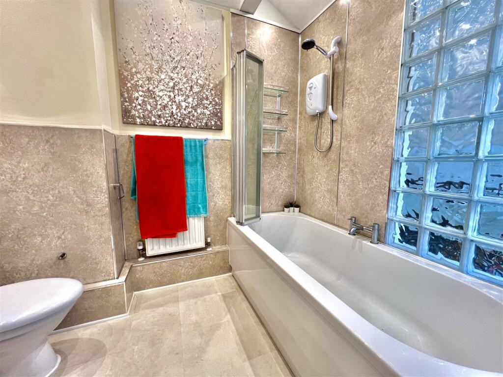 En Suite 2
