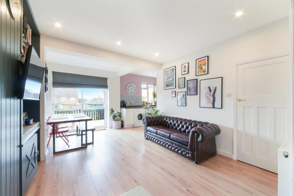 KIRBY CLOSE (15).jpg