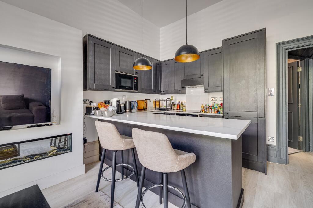 Kitchen/ Living Room