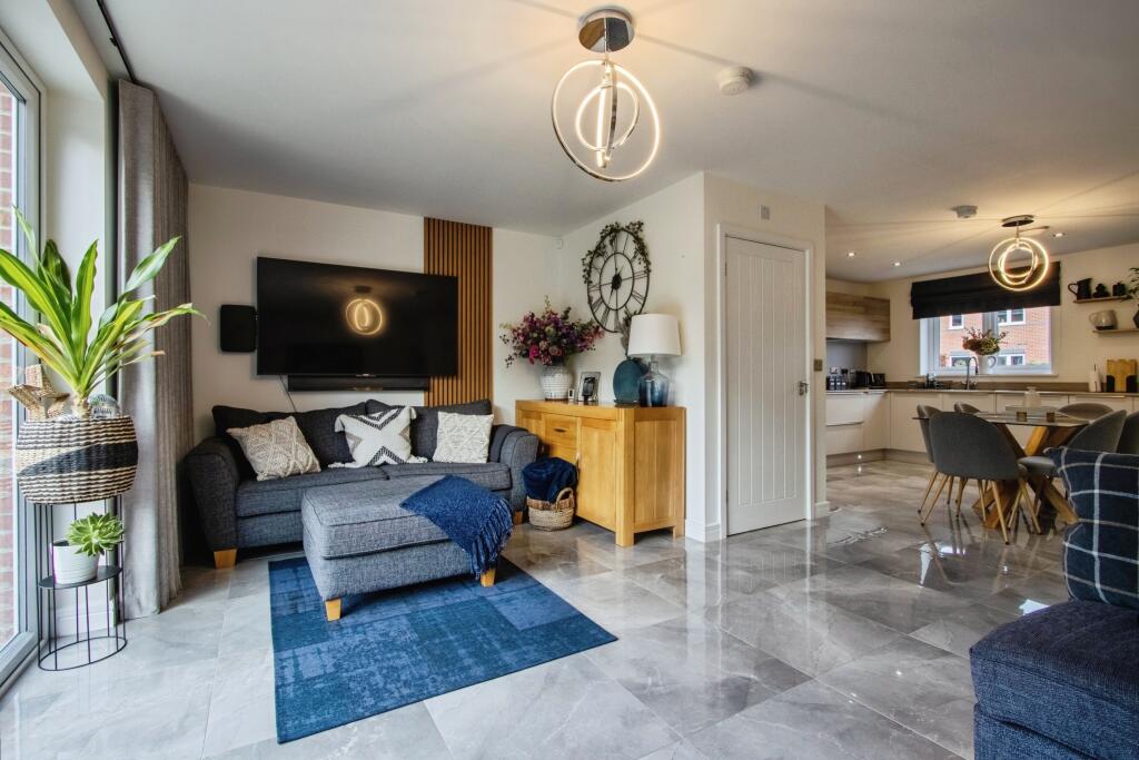 Lounge / Kitchen