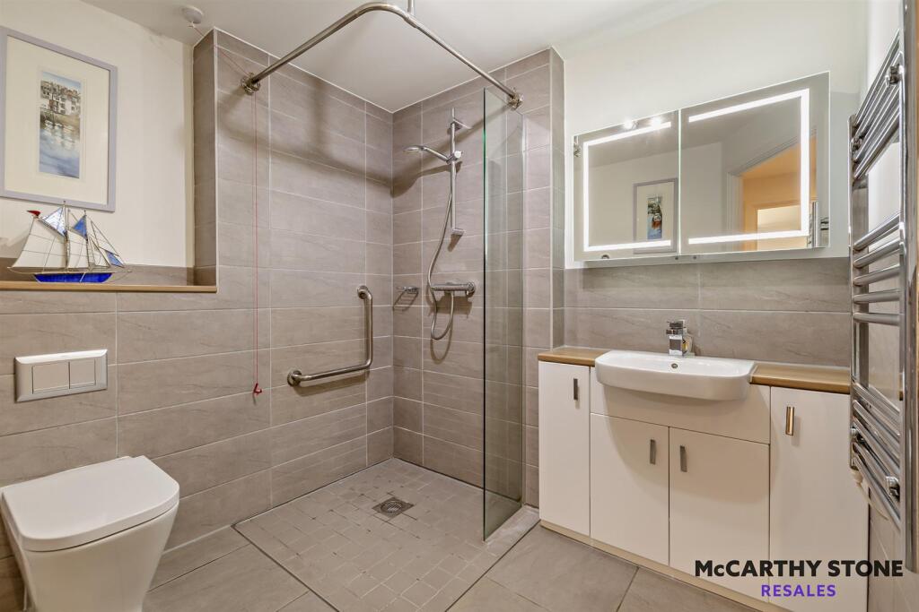 8629198-interior16-800.jpg