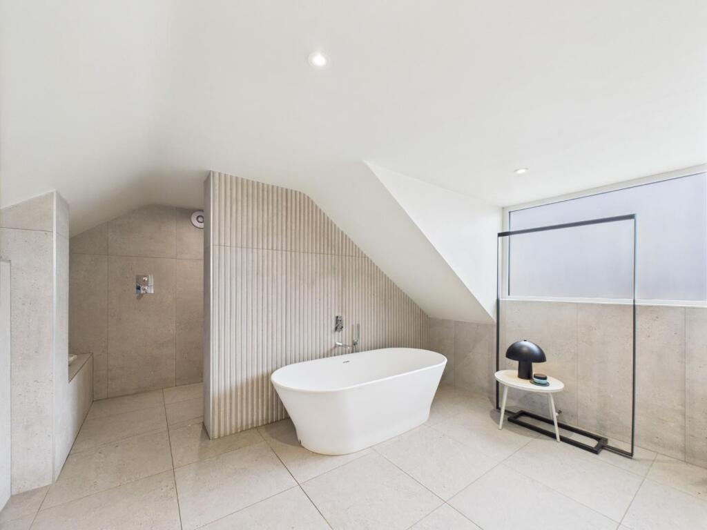 Main Bathroom