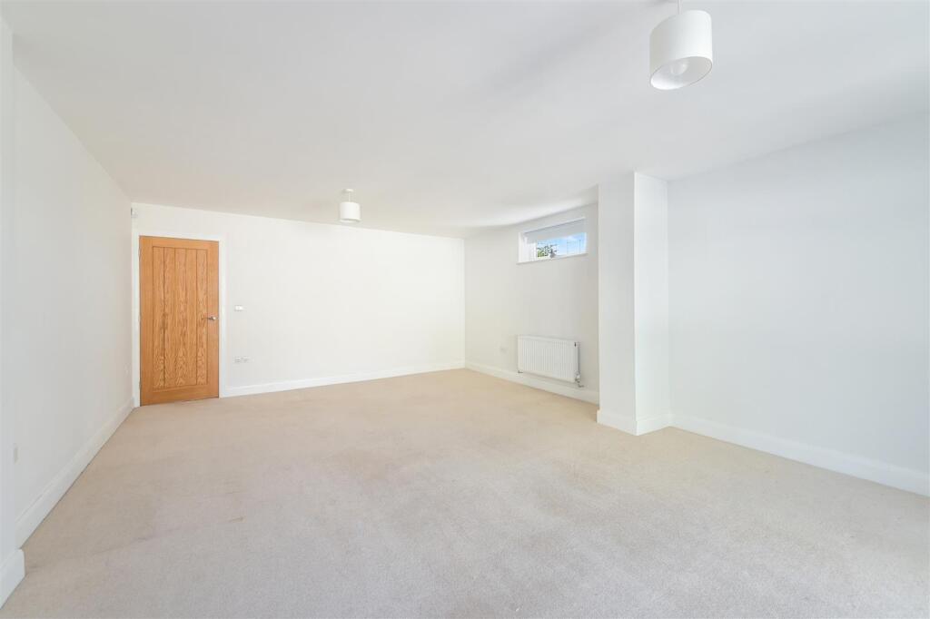 WARREN ROAD,154- (3).jpg