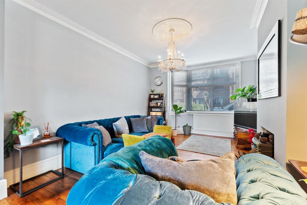 Sitting/Dining Room