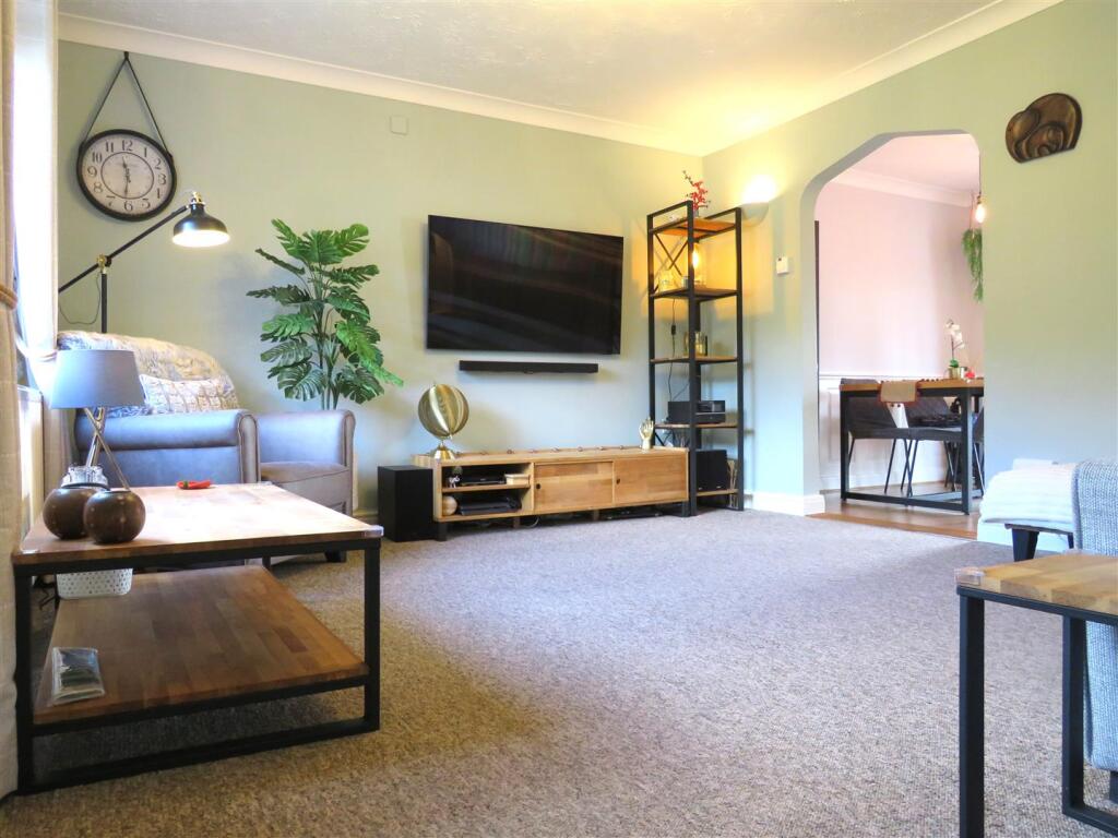 Sitting Room.JPG