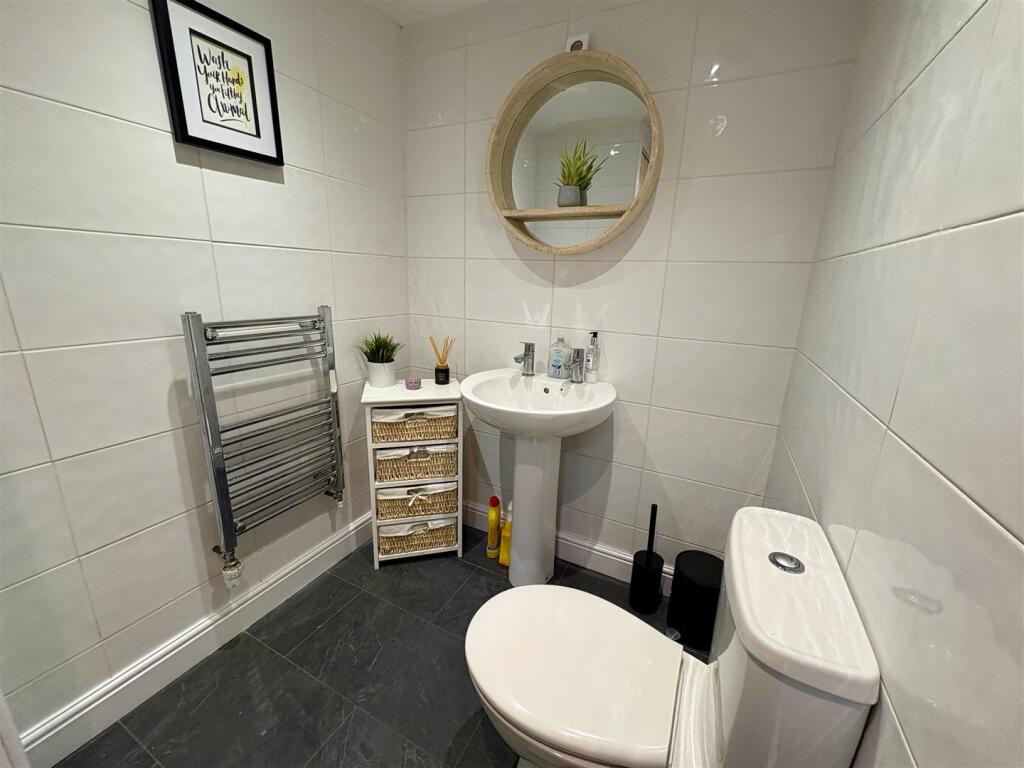 GUEST WC