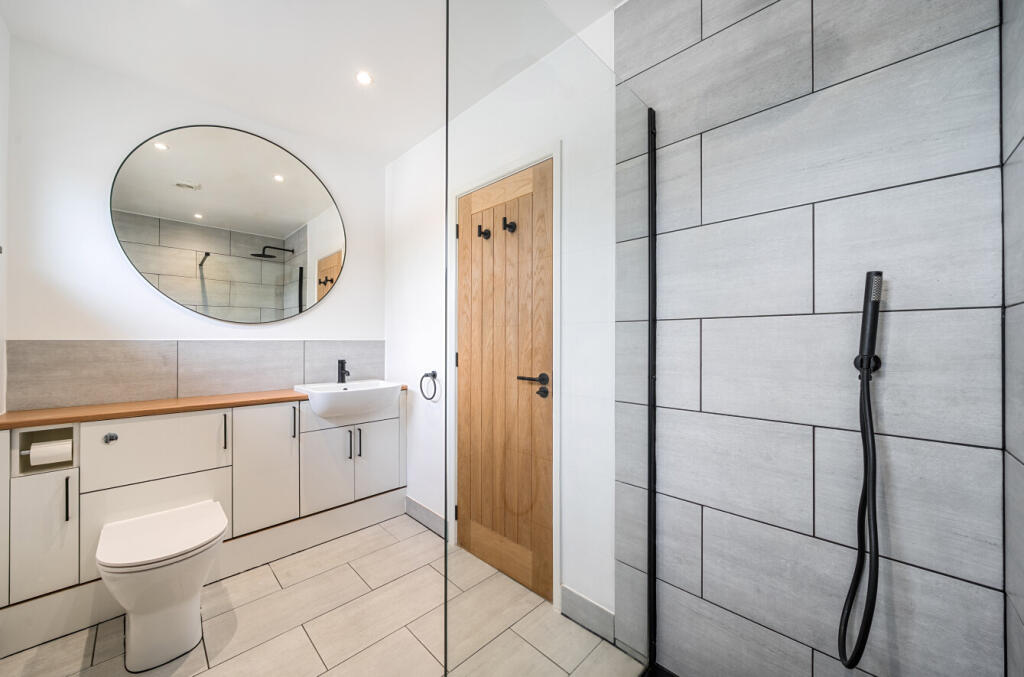 1368944-11-68f771...