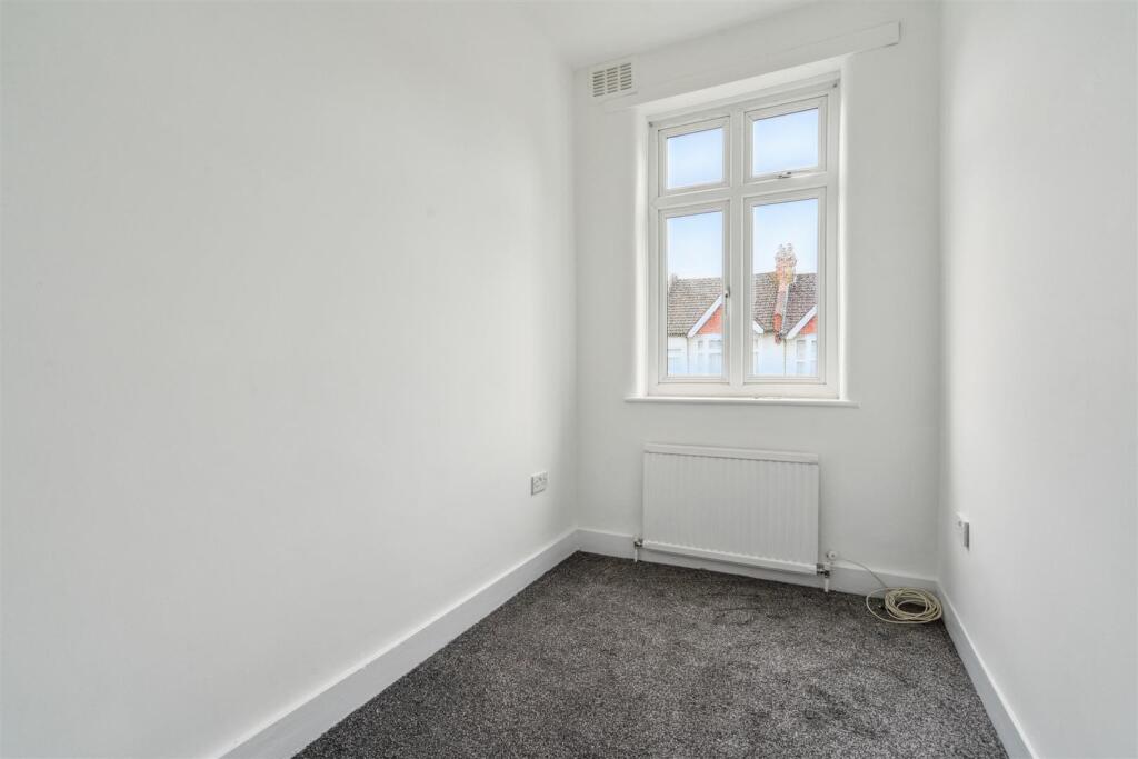 10 Melrose Avenue CR4 2EG - bedroom 3.jpg