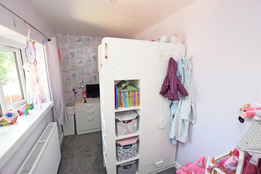 Bedroom 4.jpg