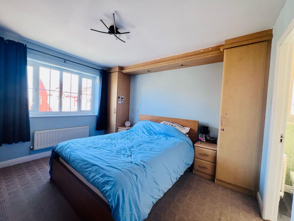 BEDROOM1 (3).jpg