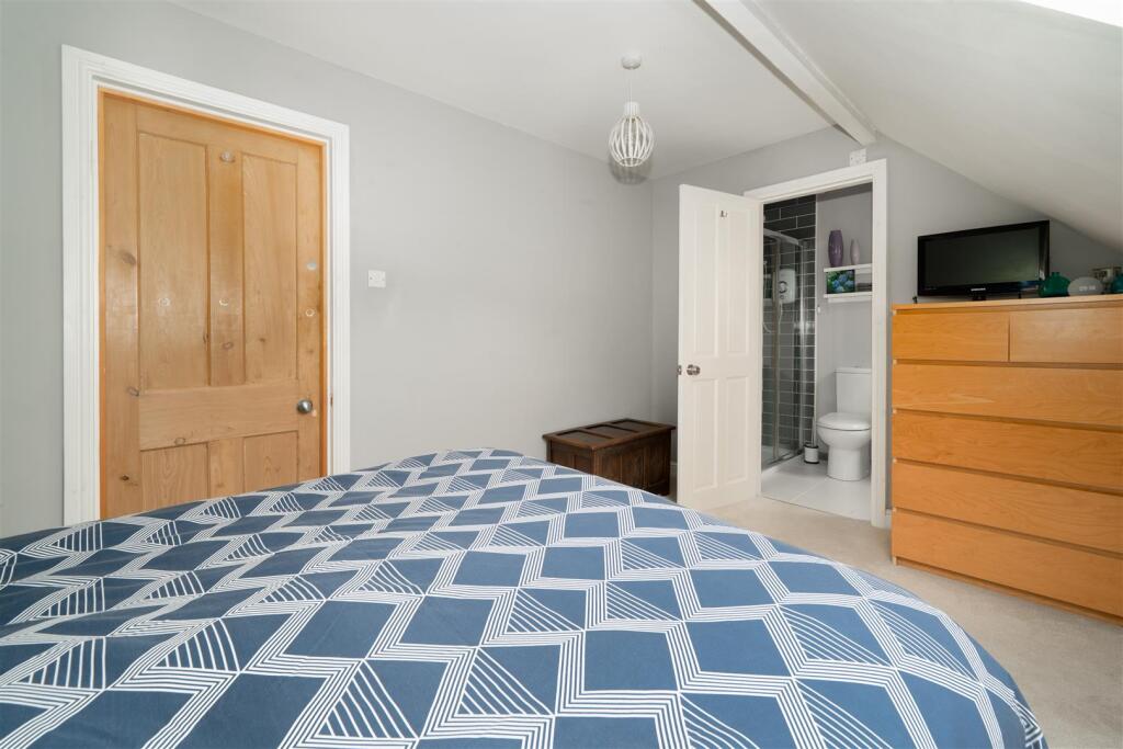 Bedroom1-2.jpg