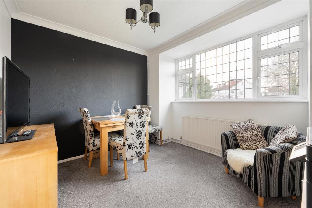Onslow Close E4