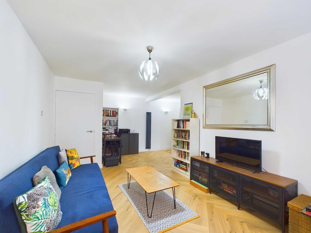 CAM03741G0-PR0060...