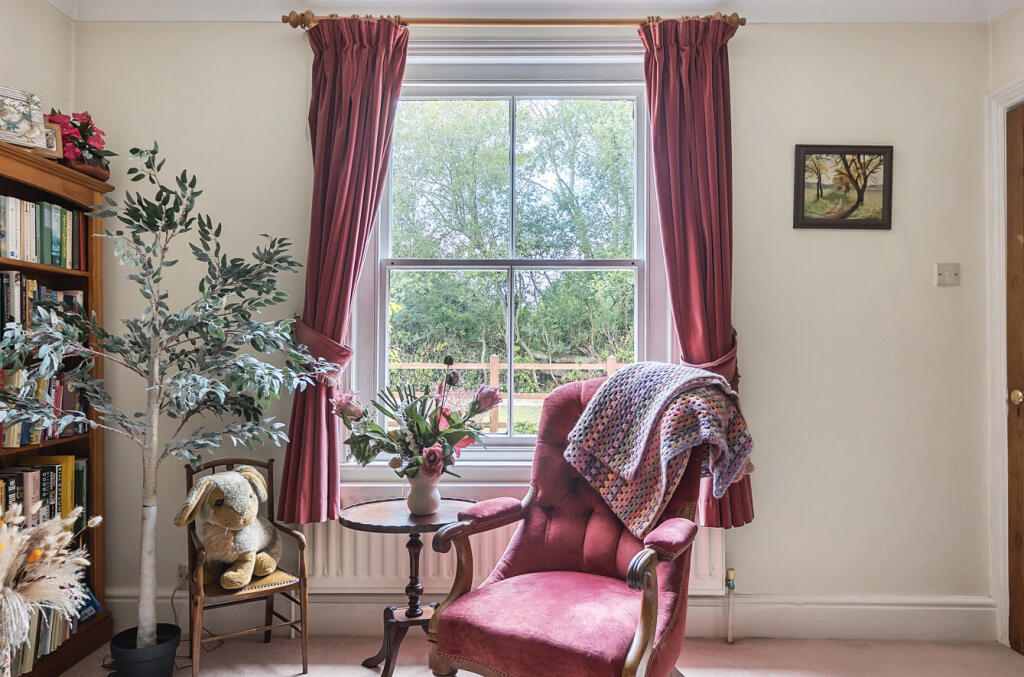 1340384-25-689dc7...