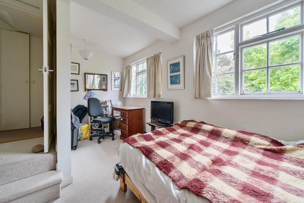 1300454-14-684697...