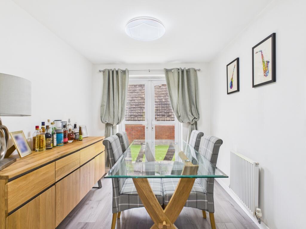 CAM03729G0-PR0094-STILL013