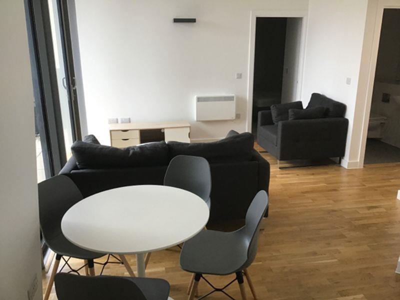 Open plan living / kitchen