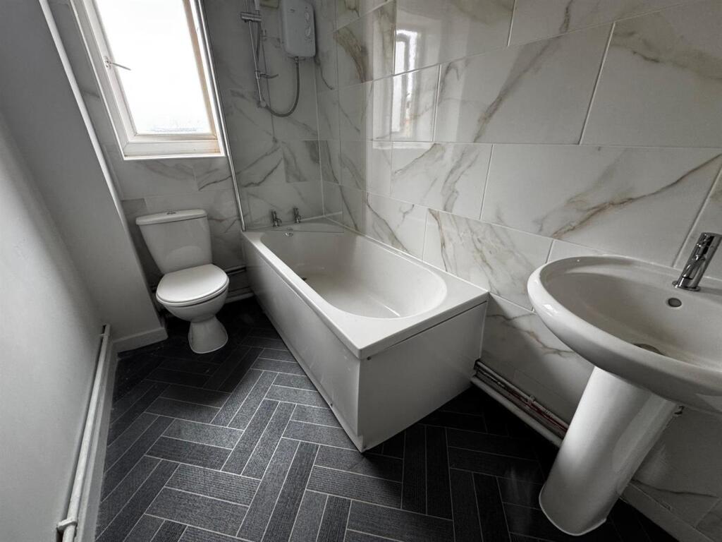 WhatsApp Image 2025-08-21 at 15.54.09 (3).jpeg