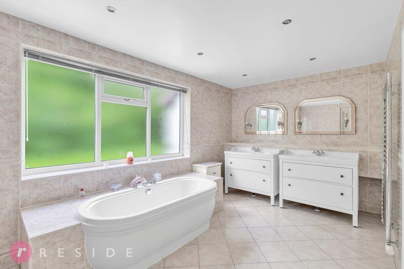 En-Suite Bathroom