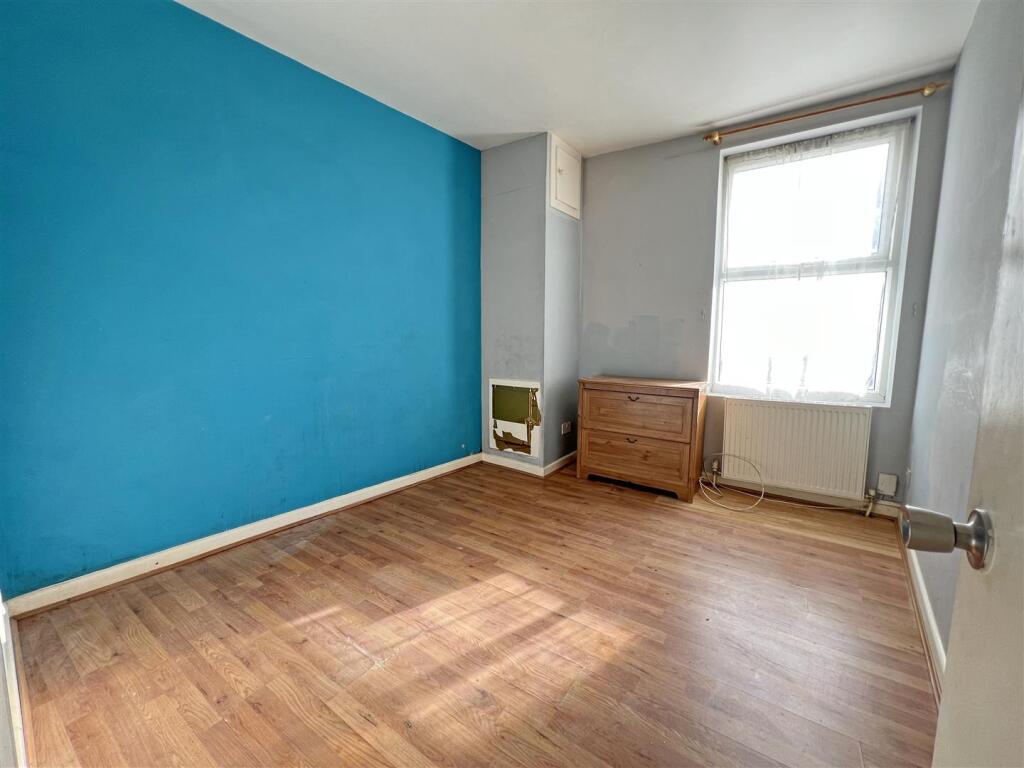 4 - Two Bedroom Flat for Auction, Easton.JPG