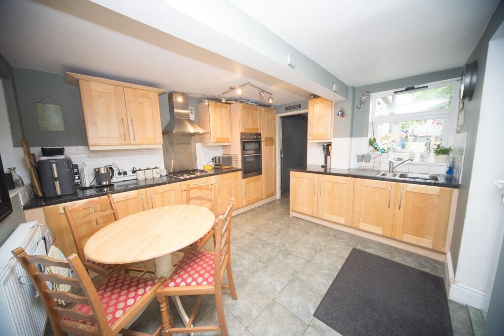 Breakfast kitchen.jpg