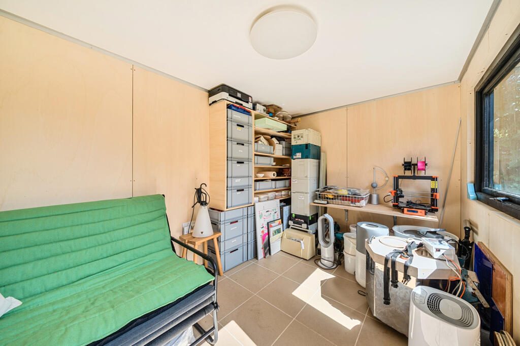 1316321-10-686fce...