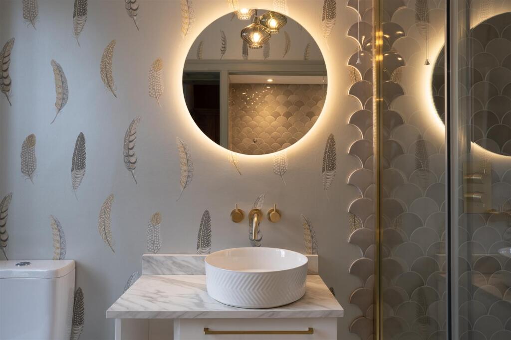 Bedroom 2 En-Suite