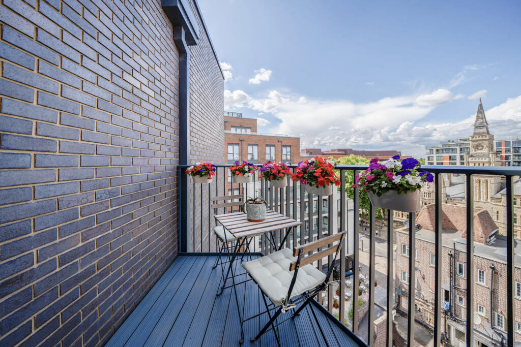 1325265-8-687e516...