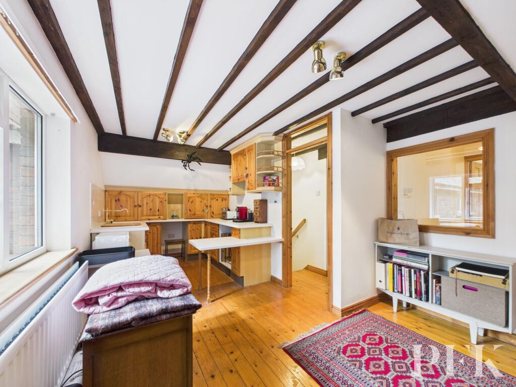 Granny flat - open plan kitchen / living / dining