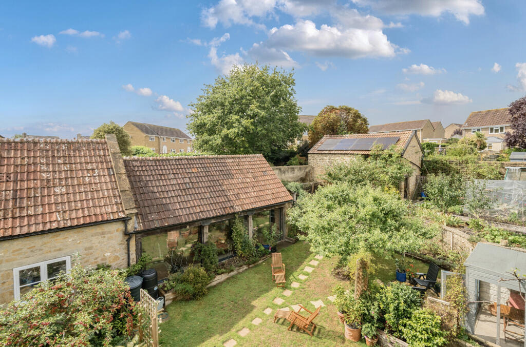 1346329-4-68b7164...