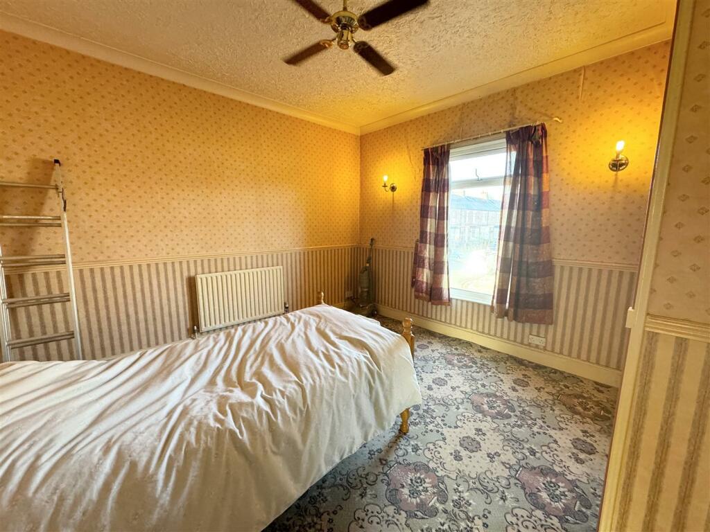 Principal bedroom