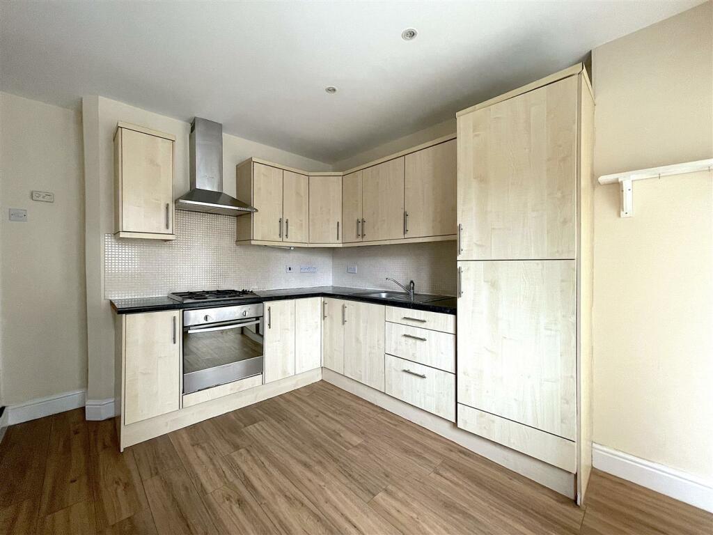 Kitchen (2).jpeg