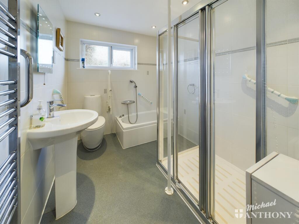 CAM02773G0-PR0237-STILL008